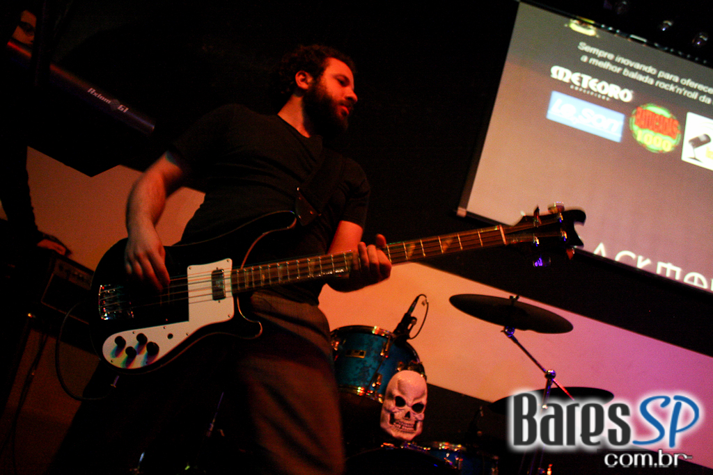 Banda Ozzmosis prestou homenagem a Ozzy Osbourne no palco do Blackmore Rock Bar Banda Ozzmosis prestou homenagem a Ozzy Osbourne no palco do Blackmore Rock Bar