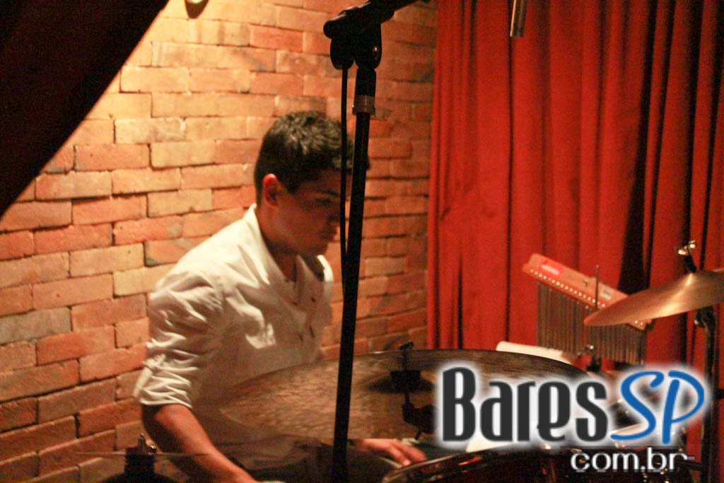 Ao Vivo Music recebeu na sexta-feira a cantora Cris Cabianca Ao Vivo Music recebeu na sexta-feira a cantora Cris Cabianca