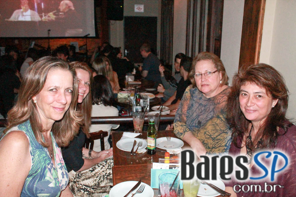 Ao Vivo Music recebeu na sexta-feira a cantora Cris Cabianca Ao Vivo Music recebeu na sexta-feira a cantora Cris Cabianca