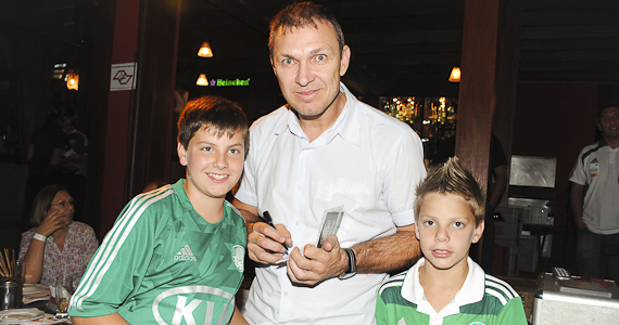 Bar temático, Casa Palmeiras, aconteceu na quarta-feira na Casa do Espeto