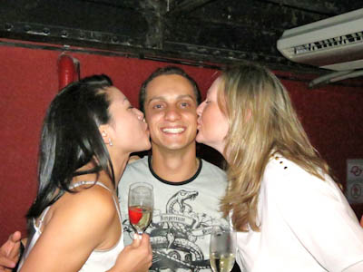 Pop rock com o comando da banda Insônica no palco do Kia Ora