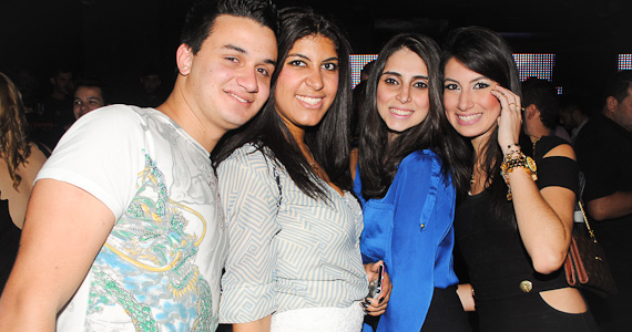 Música eletrônica na noite de sexta-feira no Opium Solarium