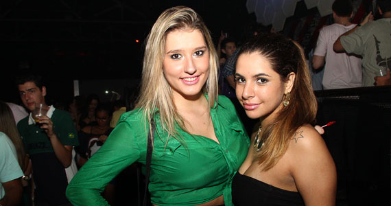 Dupla Kickstarts se apresentou na Clash Club no sábado