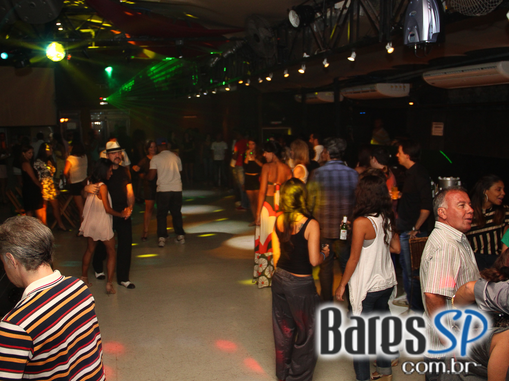 Clube do Balanço se apresentou no Grazie a Dio! na sexta-feira Clube do Balanço se apresentou no Grazie a Dio! na sexta-feira
