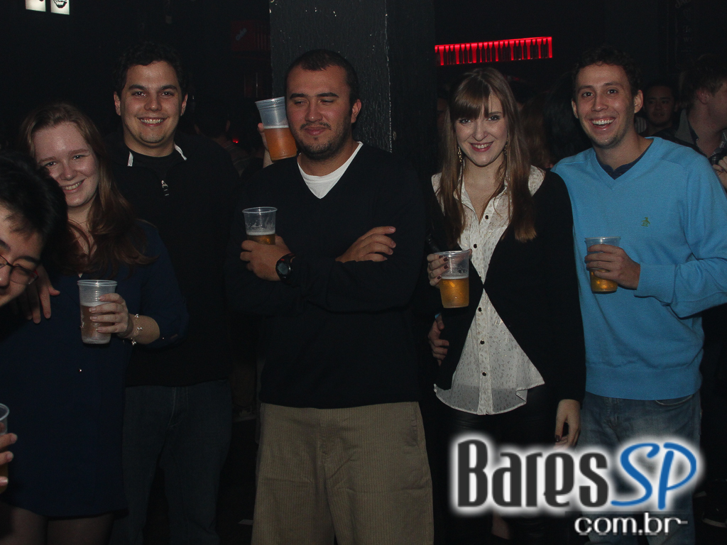 Beco 203 realiza festa Indierokkers com bebidas especiais e DJs convidados Beco 203 realiza festa Indierokkers com bebidas especiais e DJs convidados