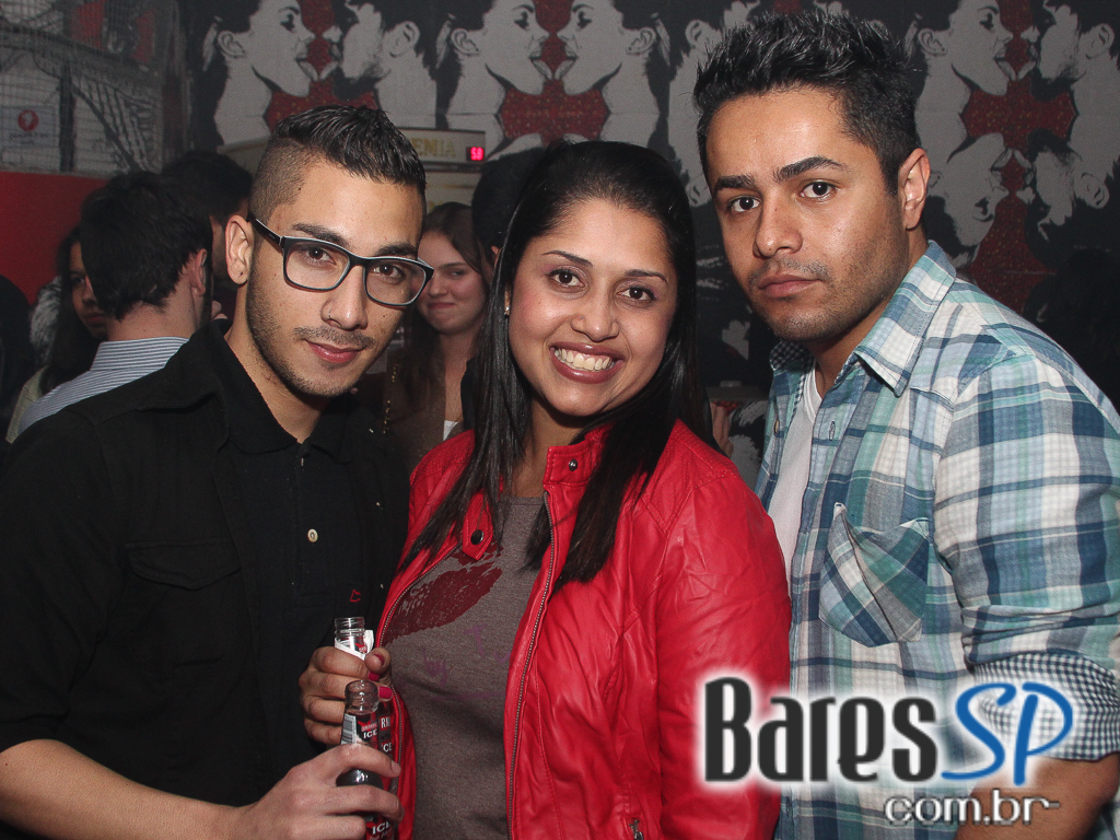 Beco 203 realiza festa Indierokkers com bebidas especiais e DJs convidados Beco 203 realiza festa Indierokkers com bebidas especiais e DJs convidados