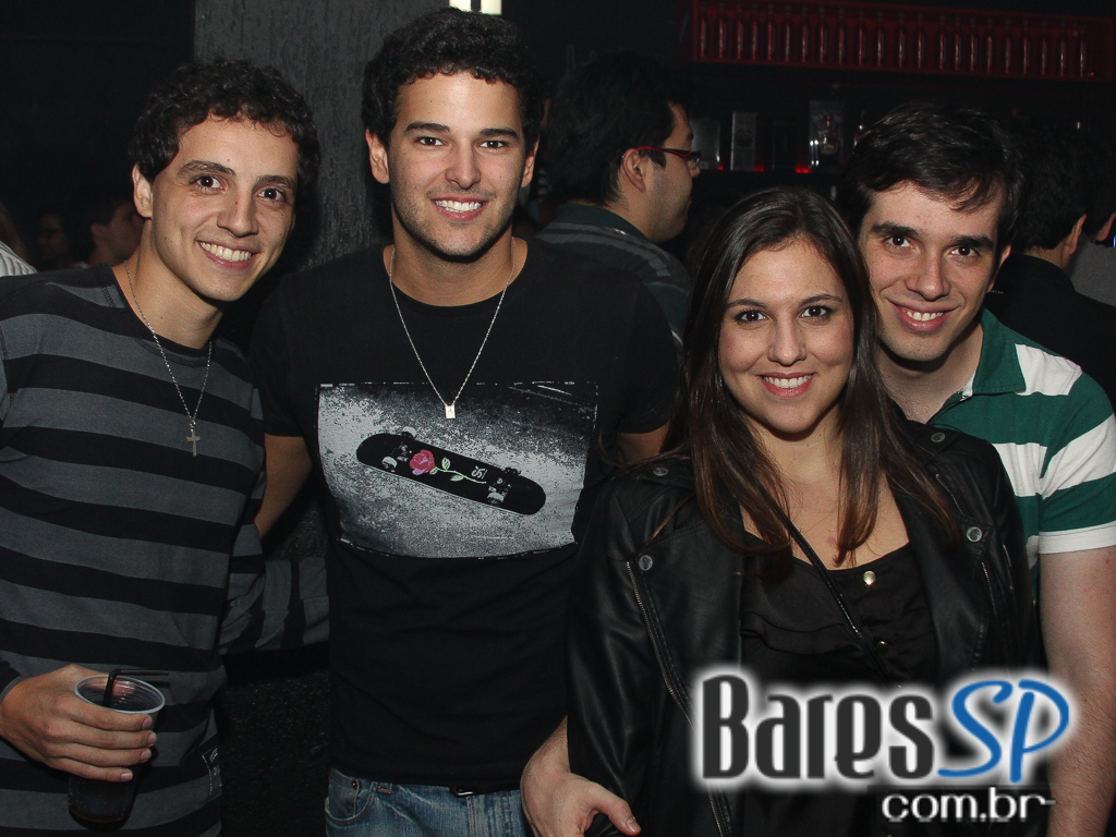 Beco 203 realiza festa Indierokkers com bebidas especiais e DJs convidados Beco 203 realiza festa Indierokkers com bebidas especiais e DJs convidados