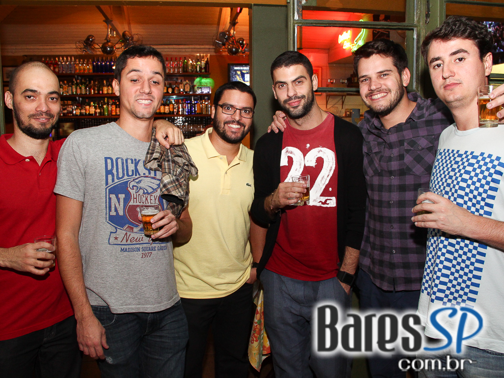 Quinta-Feira teve Happy Hour no Jacaré Grill, na Vila Madalena, com muitos grelhados e cerveja Quinta-Feira teve Happy Hour no Jacaré Grill, na Vila Madalena, com muitos grelhados e cerveja