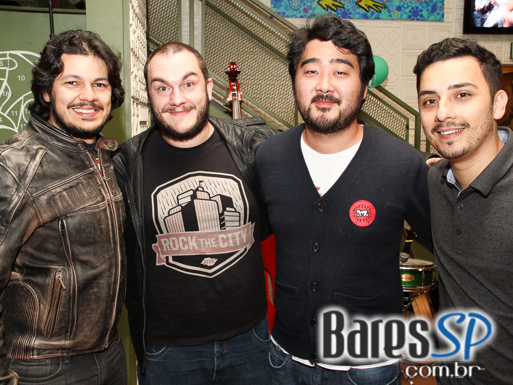 Quinta-Feira teve Happy Hour no Jacaré Grill, na Vila Madalena, com muitos grelhados e cerveja Quinta-Feira teve Happy Hour no Jacaré Grill, na Vila Madalena, com muitos grelhados e cerveja