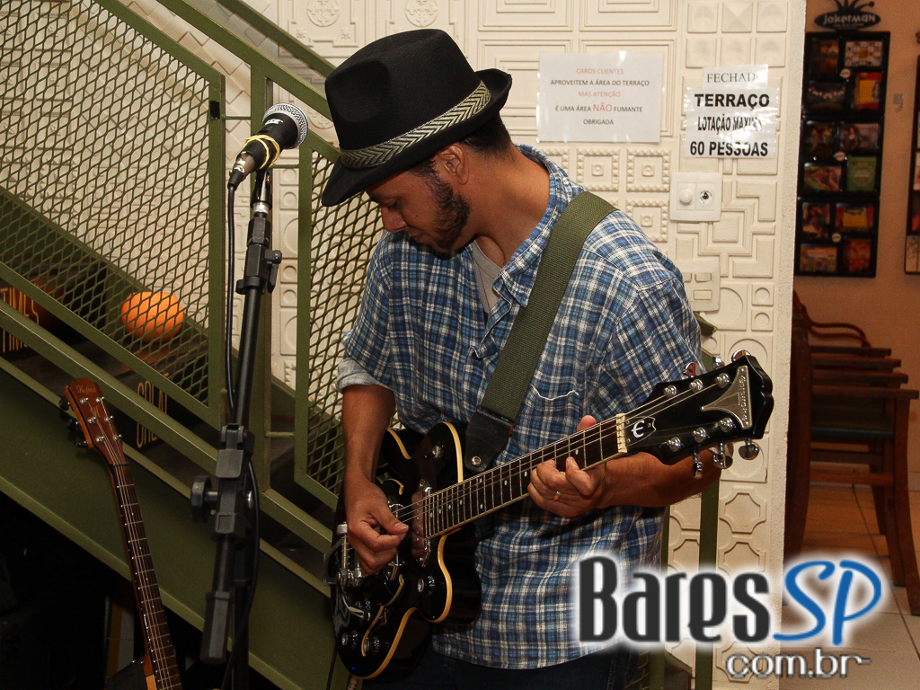 Quinta-Feira teve Happy Hour no Jacaré Grill, na Vila Madalena, com muitos grelhados e cerveja Quinta-Feira teve Happy Hour no Jacaré Grill, na Vila Madalena, com muitos grelhados e cerveja