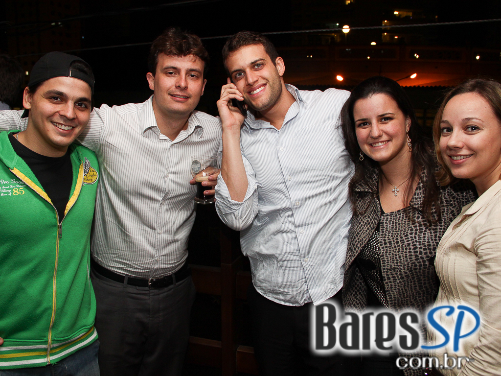 Todas as Quartas têm Happy Hour na Vila Mariana, no Veloso Bar, com muitas opções em Caipirinhas Todas as Quartas têm Happy Hour na Vila Mariana, no Veloso Bar, com muitas opções em Caipirinhas