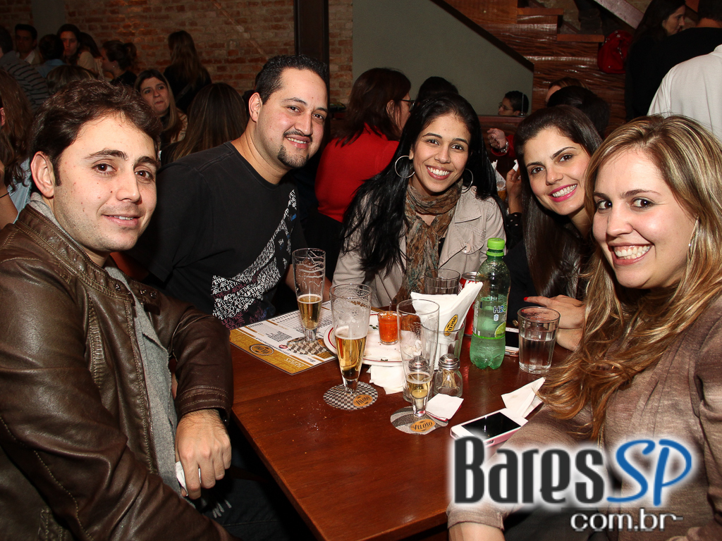 Todas as Quartas têm Happy Hour na Vila Mariana, no Veloso Bar, com muitas opções em Caipirinhas Todas as Quartas têm Happy Hour na Vila Mariana, no Veloso Bar, com muitas opções em Caipirinhas