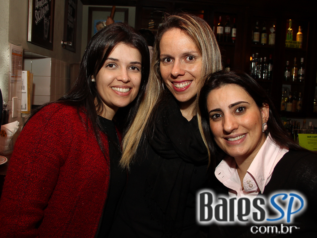 Todas as Quartas têm Happy Hour na Vila Mariana, no Veloso Bar, com muitas opções em Caipirinhas Todas as Quartas têm Happy Hour na Vila Mariana, no Veloso Bar, com muitas opções em Caipirinhas