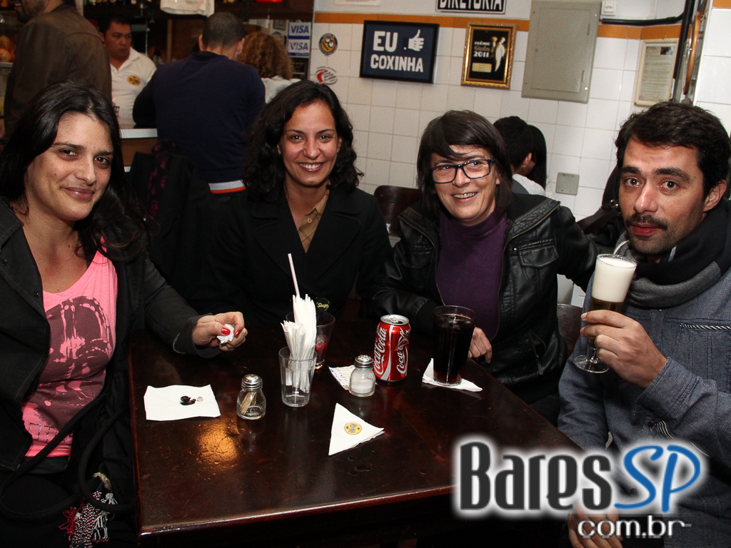 Todas as Quartas têm Happy Hour na Vila Mariana, no Veloso Bar, com muitas opções em Caipirinhas Todas as Quartas têm Happy Hour na Vila Mariana, no Veloso Bar, com muitas opções em Caipirinhas