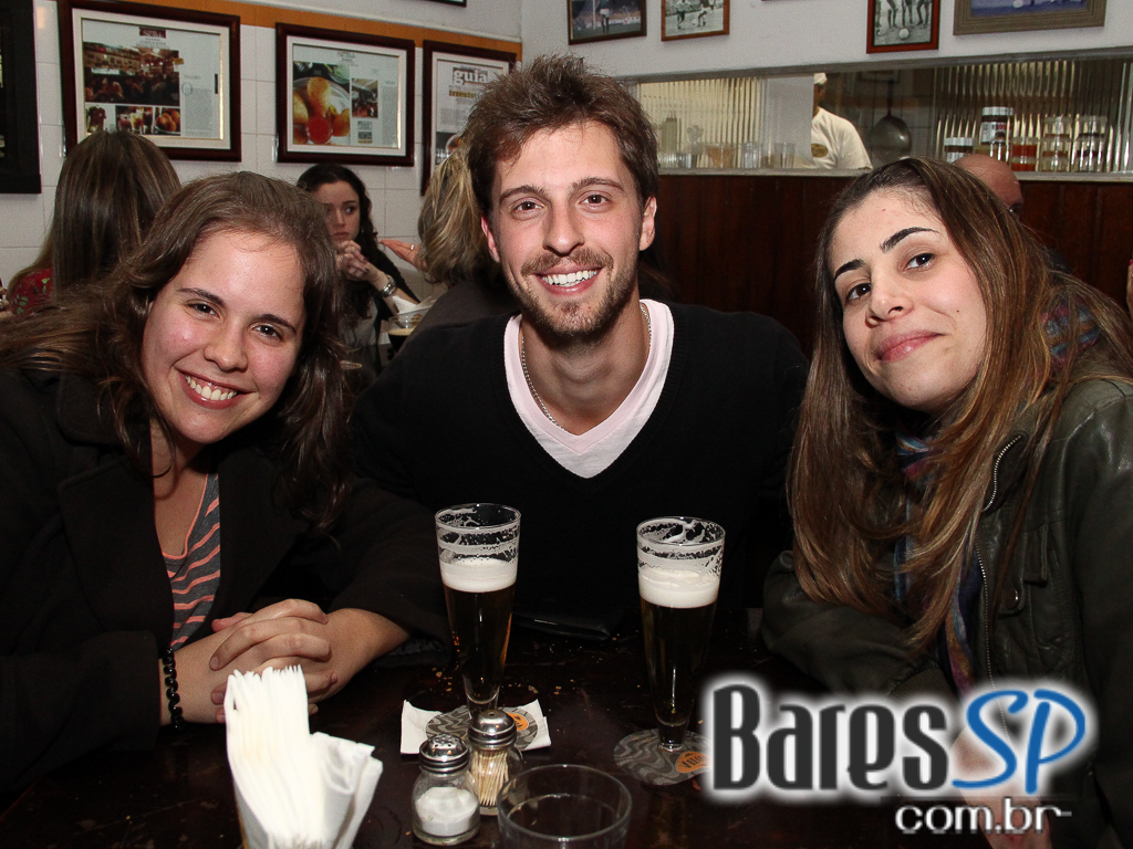 Todas as Quartas têm Happy Hour na Vila Mariana, no Veloso Bar, com muitas opções em Caipirinhas Todas as Quartas têm Happy Hour na Vila Mariana, no Veloso Bar, com muitas opções em Caipirinhas
