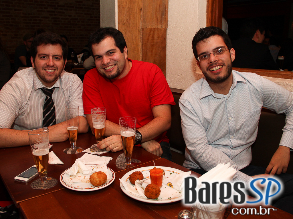 Todas as Quartas têm Happy Hour na Vila Mariana, no Veloso Bar, com muitas opções em Caipirinhas Todas as Quartas têm Happy Hour na Vila Mariana, no Veloso Bar, com muitas opções em Caipirinhas