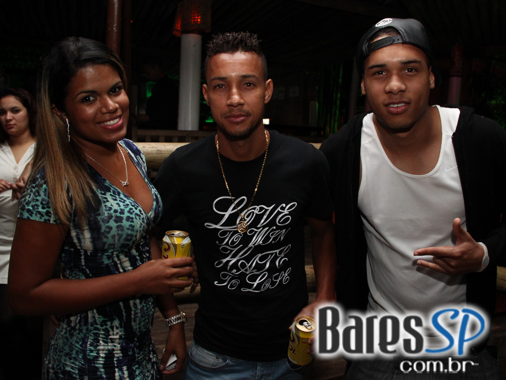 Cantor Rodriguinho se apresentou na sexta-feira no Santa Aldeia Cantor Rodriguinho se apresentou na sexta-feira no Santa Aldeia