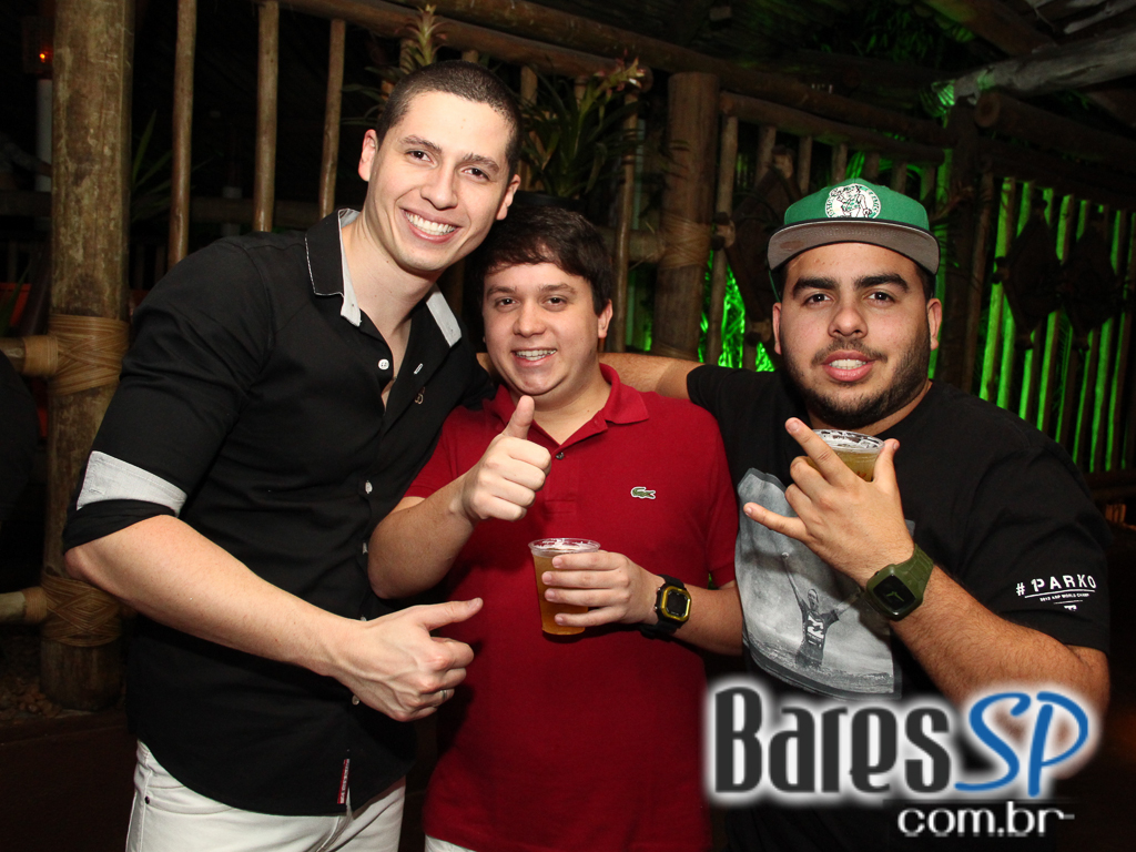 Cantor Rodriguinho se apresentou na sexta-feira no Santa Aldeia Cantor Rodriguinho se apresentou na sexta-feira no Santa Aldeia