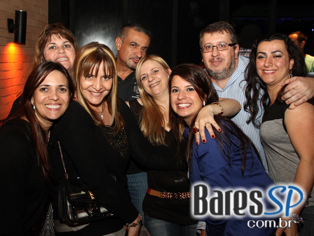 Sertanejo Universitário e samba agitaram a noite de sexta-feira no Bar Fidelis Sertanejo Universitário e samba agitaram a noite de sexta-feira no Bar Fidelis