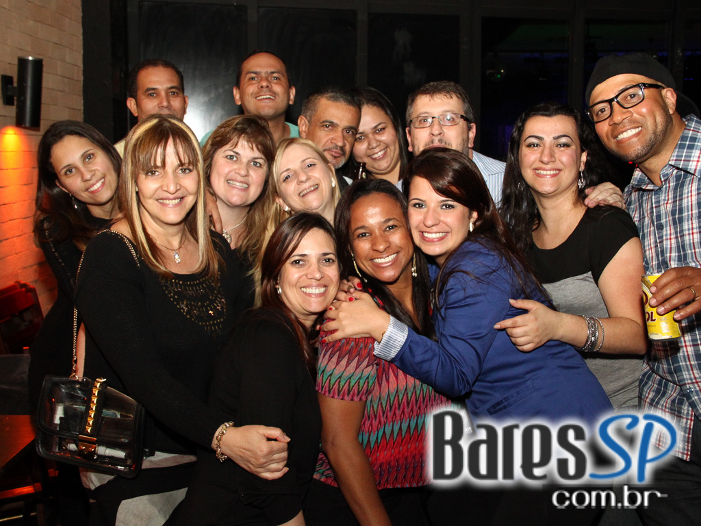 Sertanejo Universitário e samba agitaram a noite de sexta-feira no Bar Fidelis Sertanejo Universitário e samba agitaram a noite de sexta-feira no Bar Fidelis