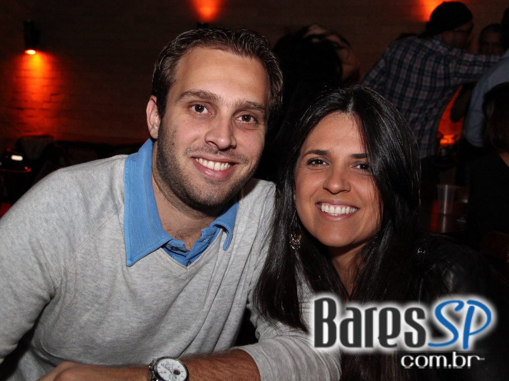 Sertanejo Universitário e samba agitaram a noite de sexta-feira no Bar Fidelis Sertanejo Universitário e samba agitaram a noite de sexta-feira no Bar Fidelis