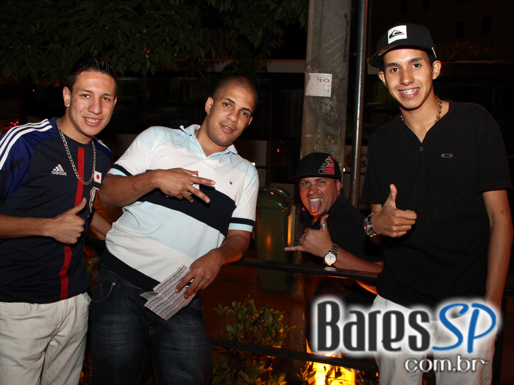 Sertanejo Universitário e samba agitaram a noite de sexta-feira no Bar Fidelis Sertanejo Universitário e samba agitaram a noite de sexta-feira no Bar Fidelis