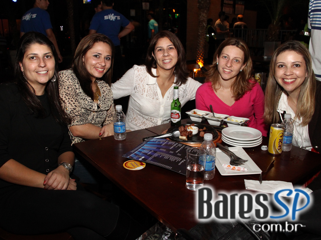 Sertanejo Universitário e samba agitaram a noite de sexta-feira no Bar Fidelis Sertanejo Universitário e samba agitaram a noite de sexta-feira no Bar Fidelis