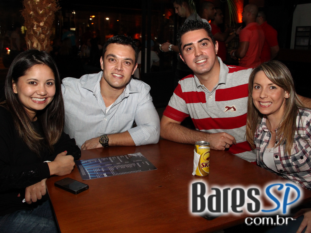 Sertanejo Universitário e samba agitaram a noite de sexta-feira no Bar Fidelis Sertanejo Universitário e samba agitaram a noite de sexta-feira no Bar Fidelis