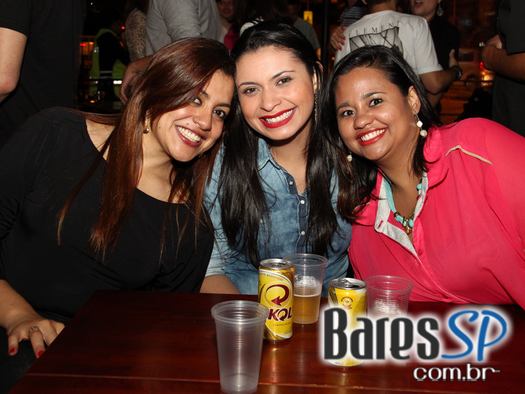 Sertanejo Universitário e samba agitaram a noite de sexta-feira no Bar Fidelis Sertanejo Universitário e samba agitaram a noite de sexta-feira no Bar Fidelis