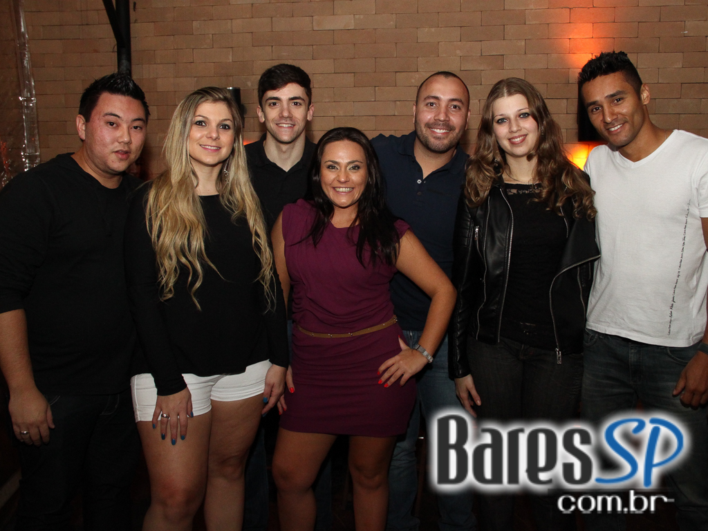 Sertanejo Universitário e samba agitaram a noite de sexta-feira no Bar Fidelis Sertanejo Universitário e samba agitaram a noite de sexta-feira no Bar Fidelis