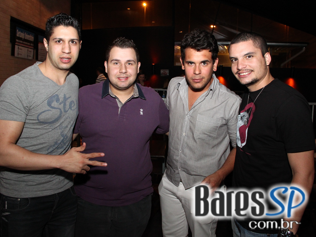 Sertanejo Universitário e samba agitaram a noite de sexta-feira no Bar Fidelis Sertanejo Universitário e samba agitaram a noite de sexta-feira no Bar Fidelis