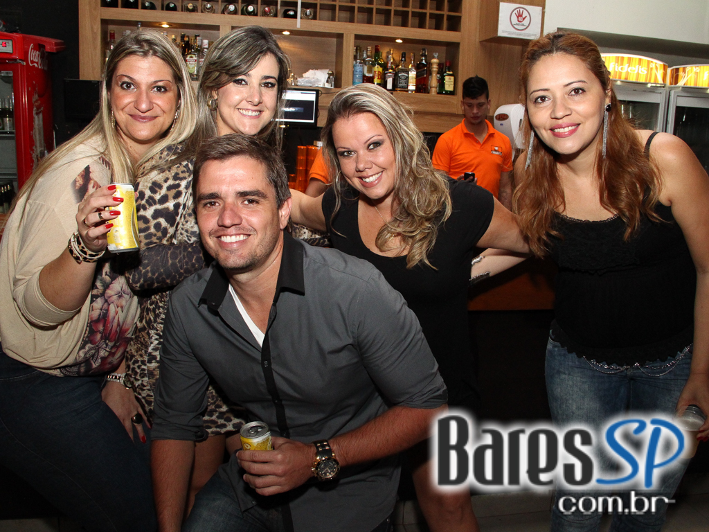 Samba da Vila com grupos convidados no Bar Fidelis Samba da Vila com grupos convidados no Bar Fidelis