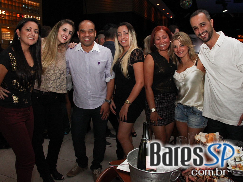 Samba da Vila com grupos convidados no Bar Fidelis Samba da Vila com grupos convidados no Bar Fidelis