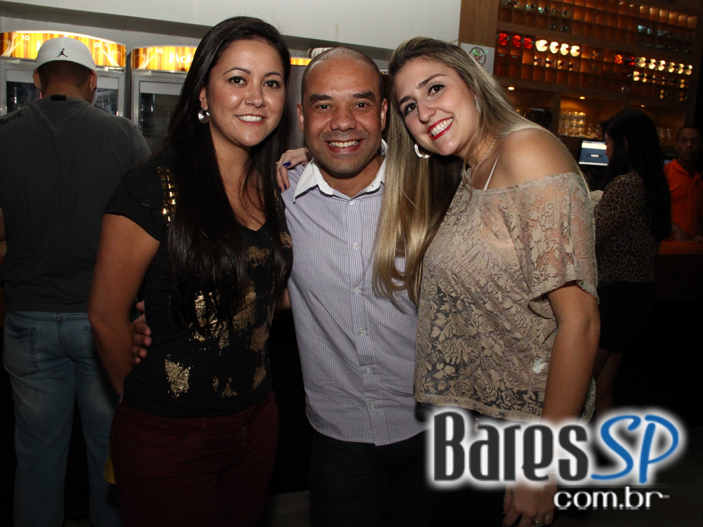 Samba da Vila com grupos convidados no Bar Fidelis Samba da Vila com grupos convidados no Bar Fidelis