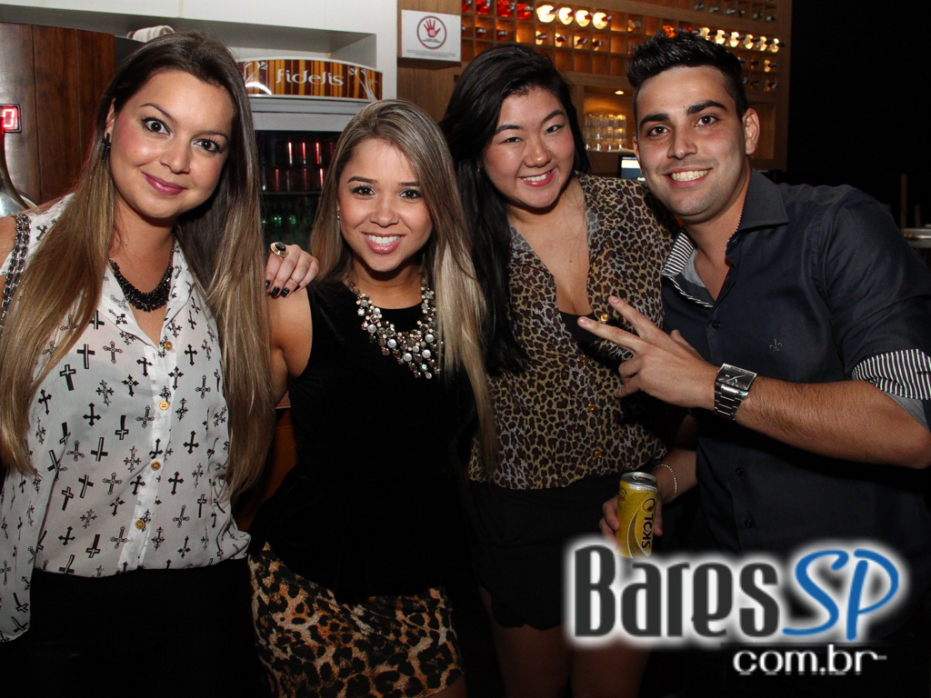 Samba da Vila com grupos convidados no Bar Fidelis Samba da Vila com grupos convidados no Bar Fidelis