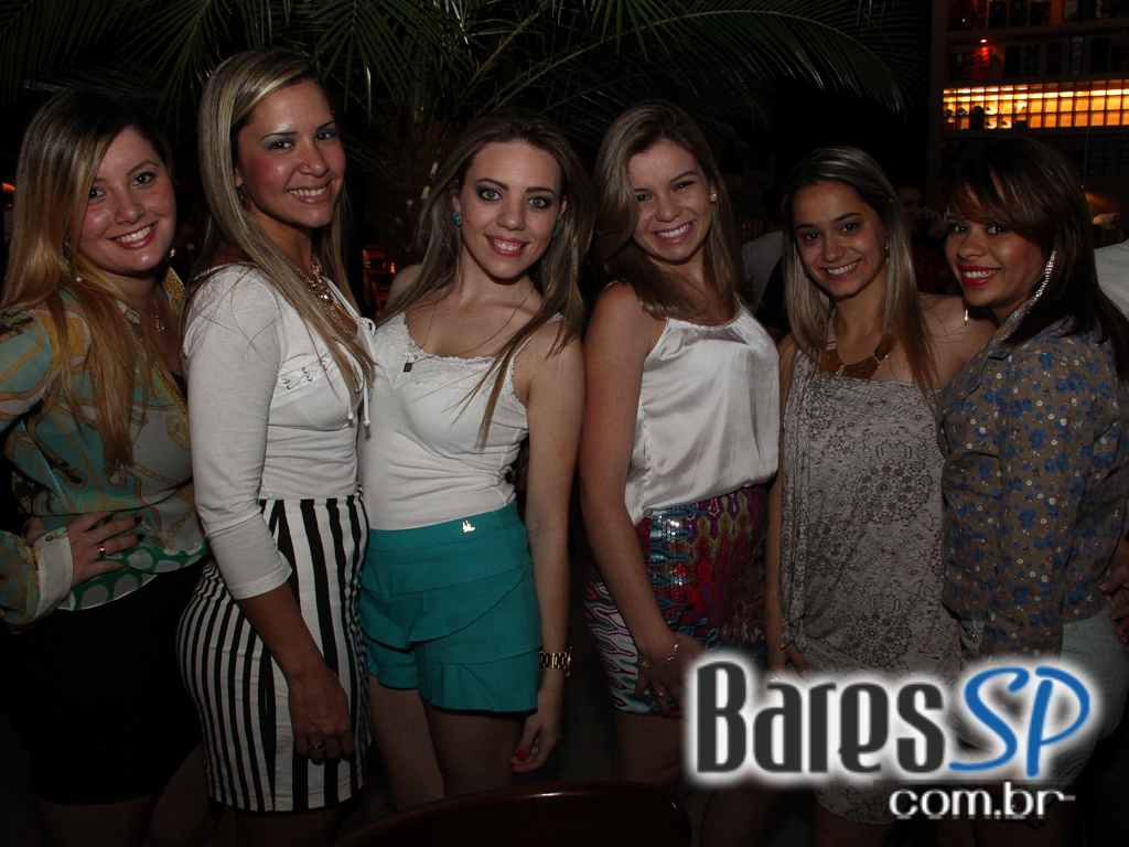 Samba da Vila com grupos convidados no Bar Fidelis Samba da Vila com grupos convidados no Bar Fidelis