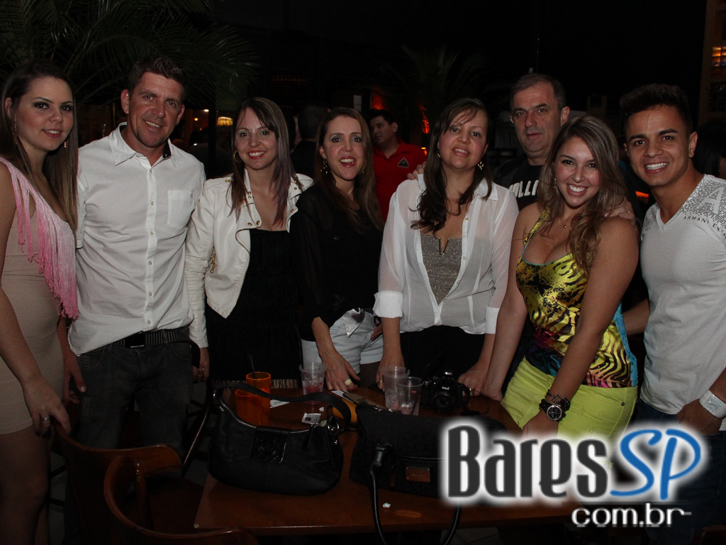 Samba da Vila com grupos convidados no Bar Fidelis Samba da Vila com grupos convidados no Bar Fidelis