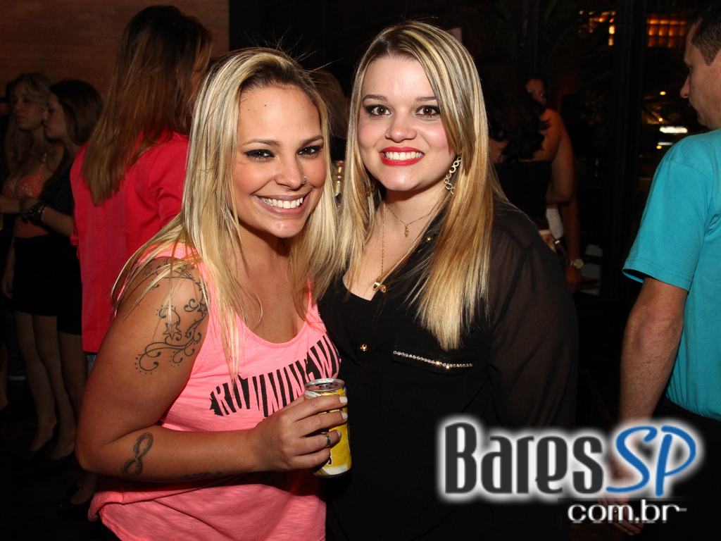 Samba da Vila com grupos convidados no Bar Fidelis Samba da Vila com grupos convidados no Bar Fidelis