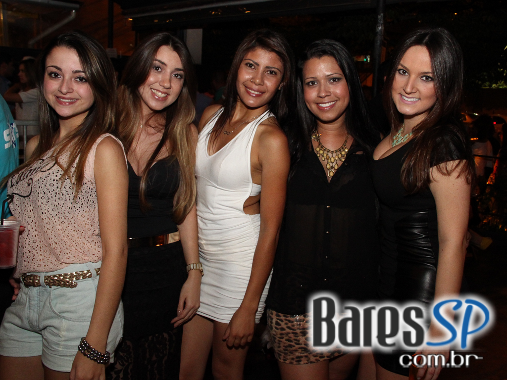 Samba da Vila com grupos convidados no Bar Fidelis Samba da Vila com grupos convidados no Bar Fidelis