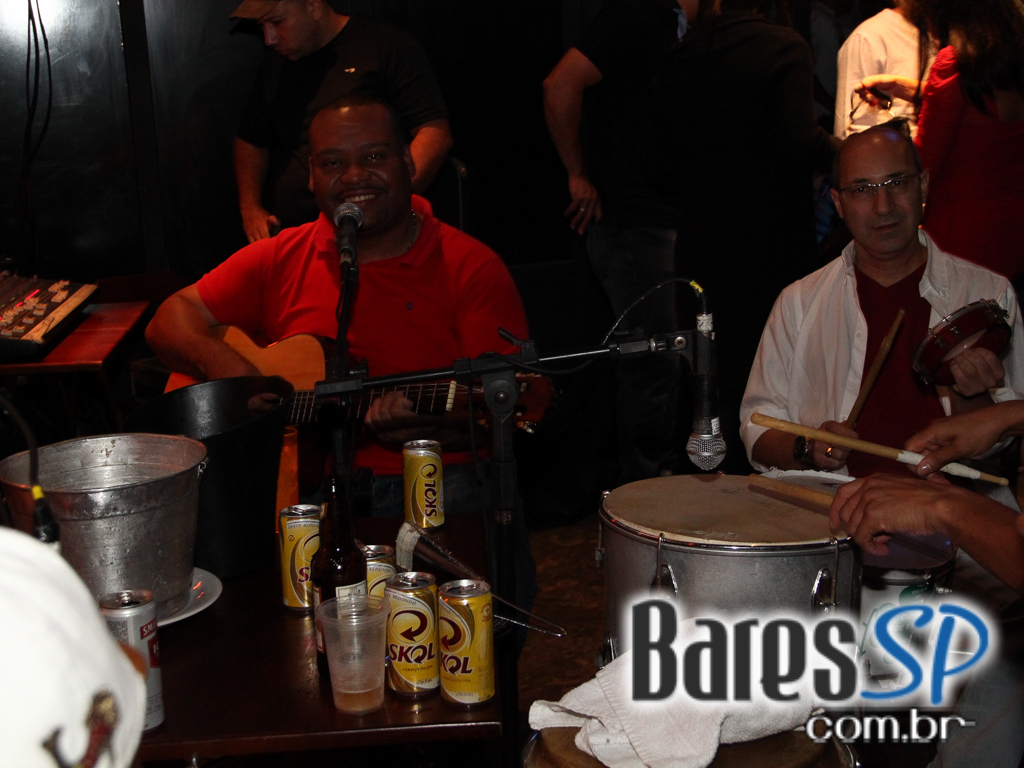 Samba da Vila com grupos convidados no Bar Fidelis Samba da Vila com grupos convidados no Bar Fidelis