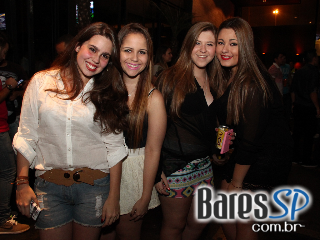 Samba da Vila com grupos convidados no Bar Fidelis Samba da Vila com grupos convidados no Bar Fidelis