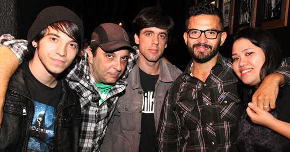 Na sexta-feira a banda Back 8 se apresentou no Sky Music Bar