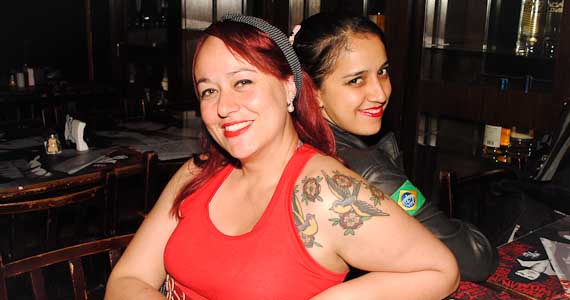 Sky Music Bar recebeu no sábado a banda Cadillac Rosa