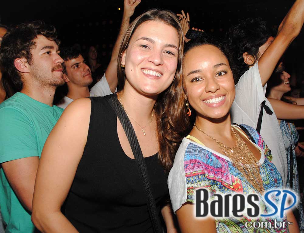 Mat Mchugh se apresentou no Na Mata Café na segunda Mat Mchugh se apresentou no Na Mata Café na segunda