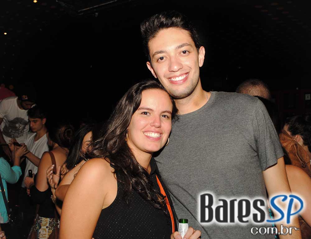 Mat Mchugh se apresentou no Na Mata Café na segunda Mat Mchugh se apresentou no Na Mata Café na segunda