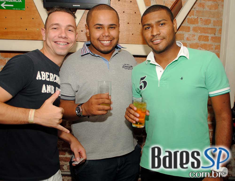 A Lanterna embalou a noite de sexta-feira com atrações especiais A Lanterna embalou a noite de sexta-feira com atrações especiais