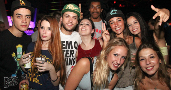 Festa Chocolate Especial 11 anos com DJs convidados agitaram a pista da Clash Club