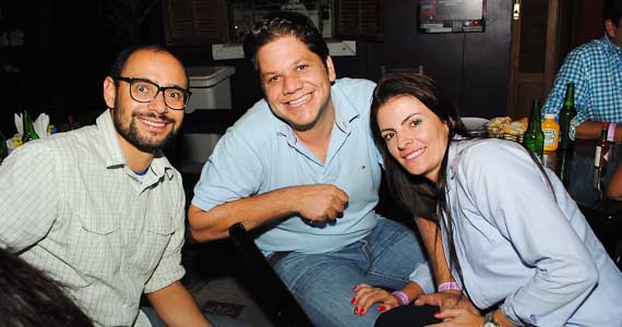 Vila Moema Bar & Restaurante recebeu DJ Nilson de Rossi que agitou a noite de sexta-feira