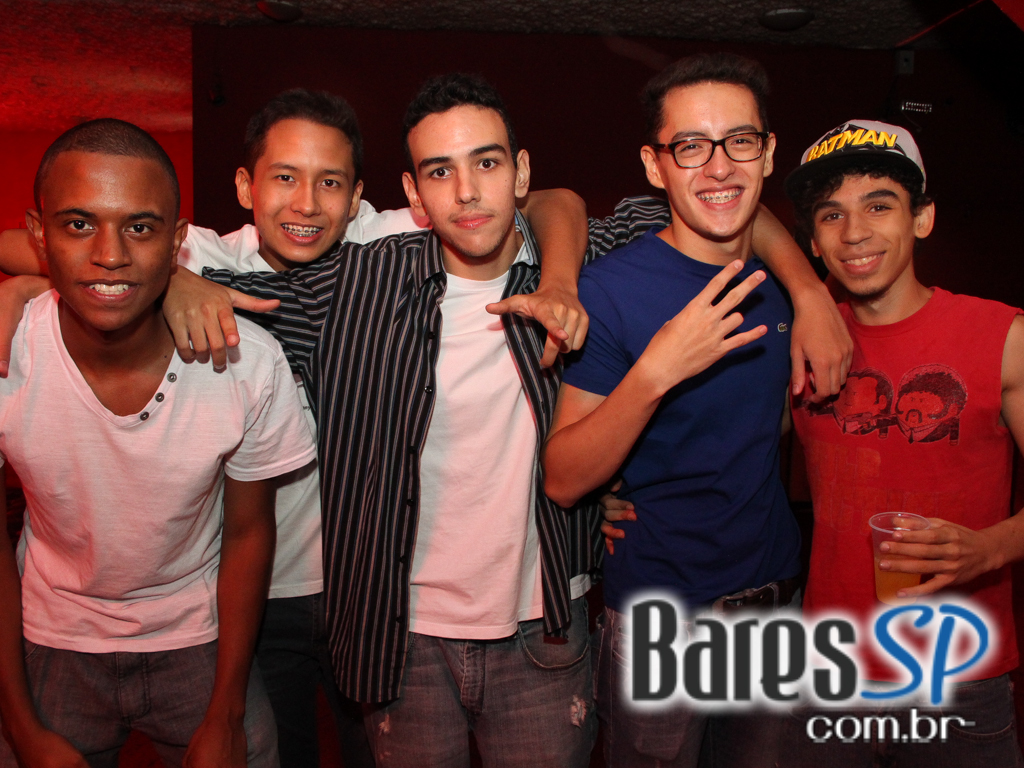 Projeto Fuck Rehab com DJs convidados agitaram a pista do Beco 203 Projeto Fuck Rehab com DJs convidados agitaram a pista do Beco 203