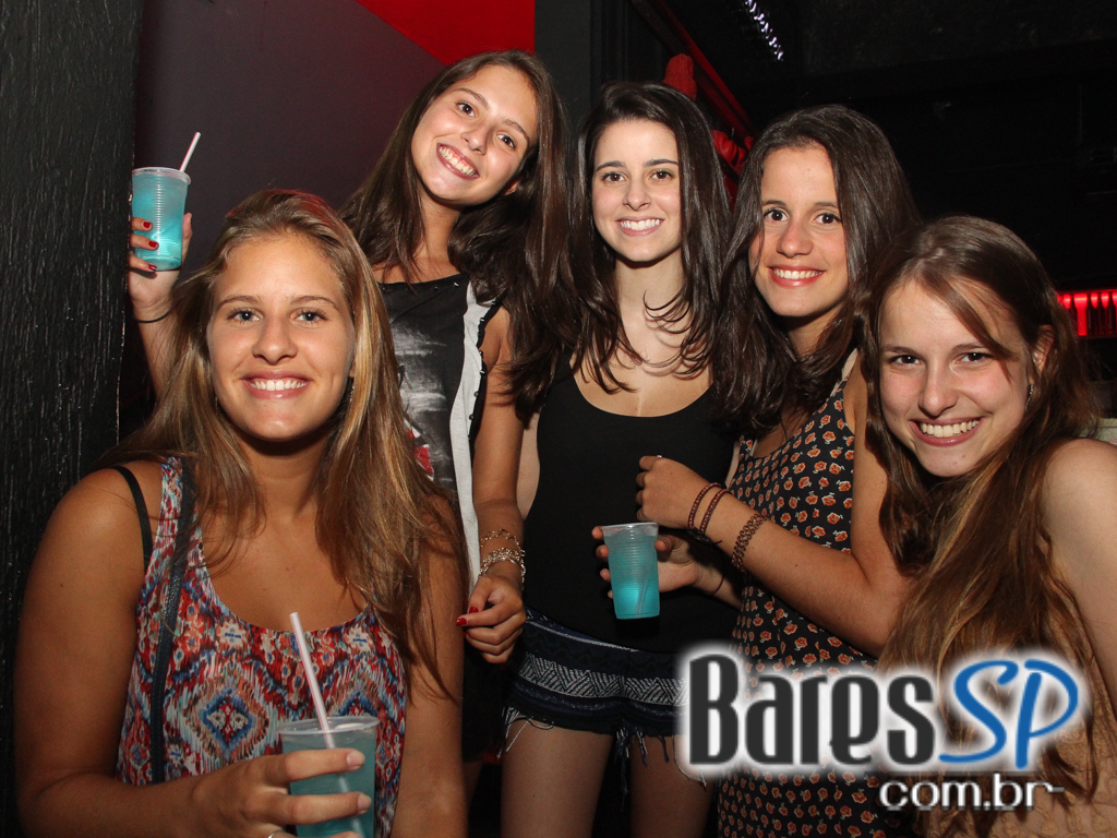 Projeto Fuck Rehab com DJs convidados agitaram a pista do Beco 203 Projeto Fuck Rehab com DJs convidados agitaram a pista do Beco 203